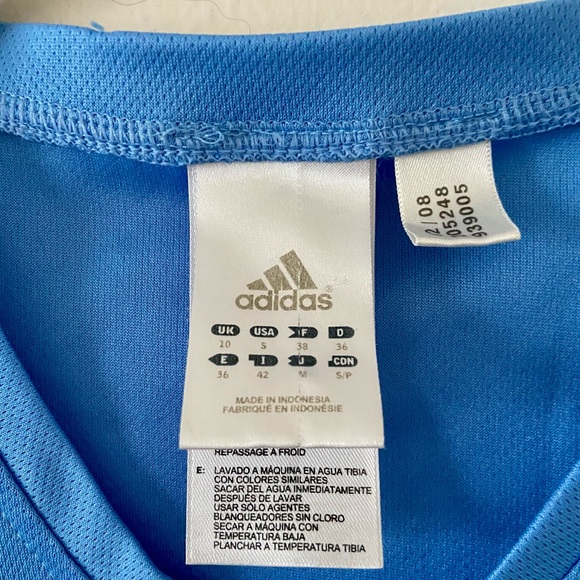 Adidas size S super lightweight top - Picture 3 of 3
